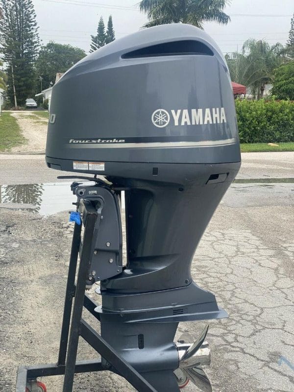 2018 Yamaha 300 HP V6 EFI 4 Stroke 25" (Extra Long Shaft) Outboard Motor - Image 2