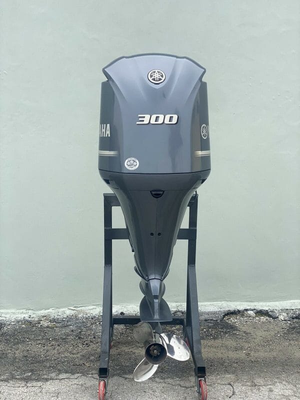 2018 Yamaha 300 HP V6 EFI 4 Stroke 25" (Extra Long Shaft) Outboard Motor